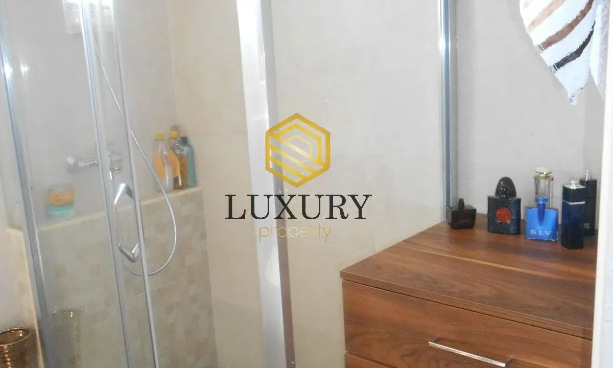 Izdavanje, kuća, 300m², Zabjelo, Podgorica