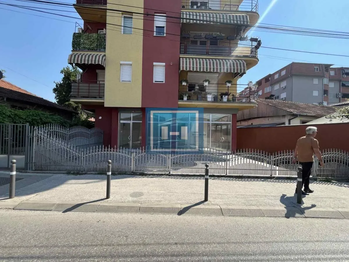 Prodaja, poslovni prostor, 77m², Centar, Jagodina