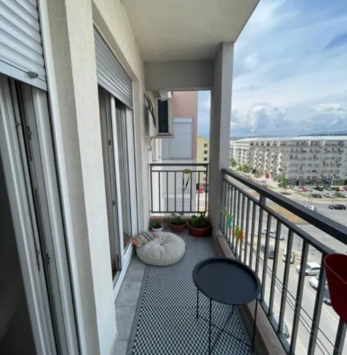 Izdavanje, jednosoban stan, 42m², Stari Aerodrom, Podgorica