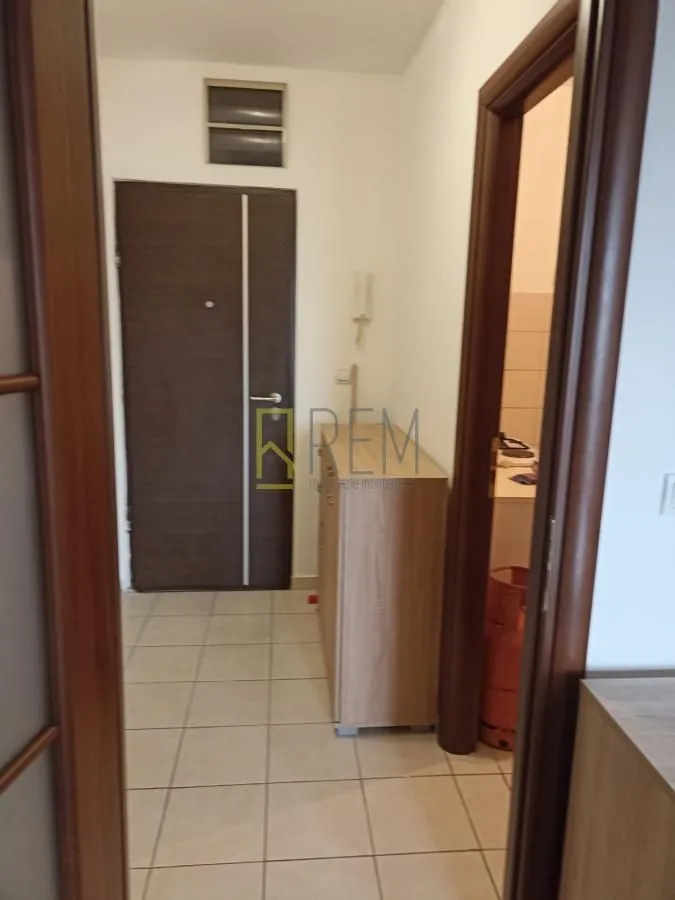 Rent, studio apartment, 37m², Stari Aerodrom, Podgorica