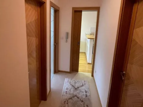 Izdavanje, jednosoban stan, 45m², Centar, Bar - image 12