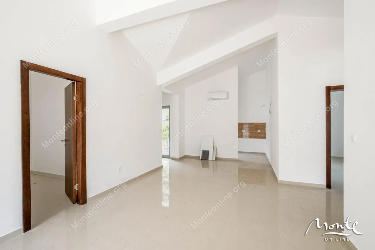 Prodaja, trosoban stan, 103m², Dobrota, Kotor