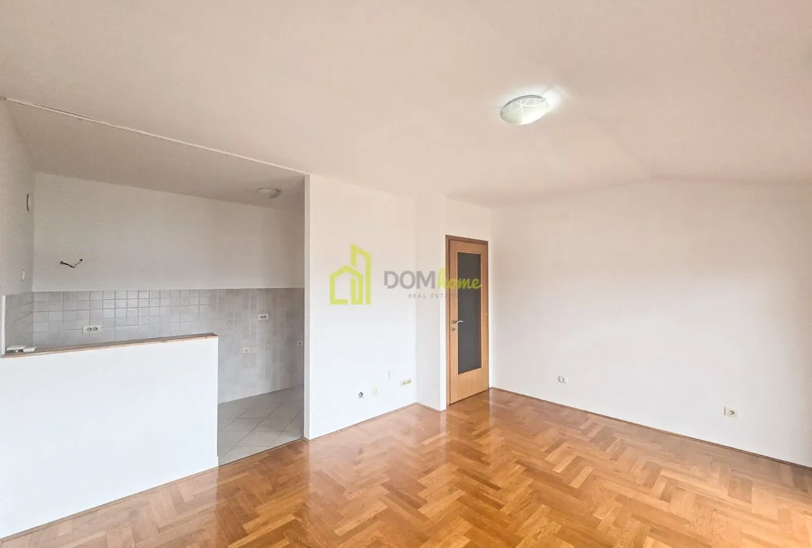 Prodaja, dvosoban stan, 70m², Blok 9, Podgorica