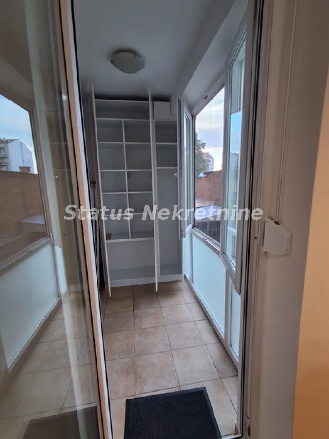 Izdavanje, dvosoban stan, 43m², Grbavica, Novi Sad Sve Podlokacije