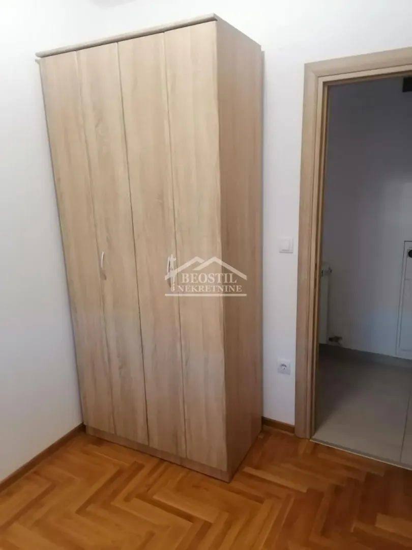 Izdavanje, jednosoban stan, 30m², Ledine, Beograd