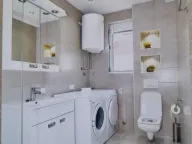 Izdavanje, kuća, 180m², Kalimanj, Tivat - image 7