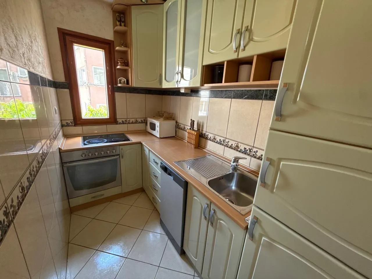 Rent, two bedroom apartment, 59m², Babilonija, Budva