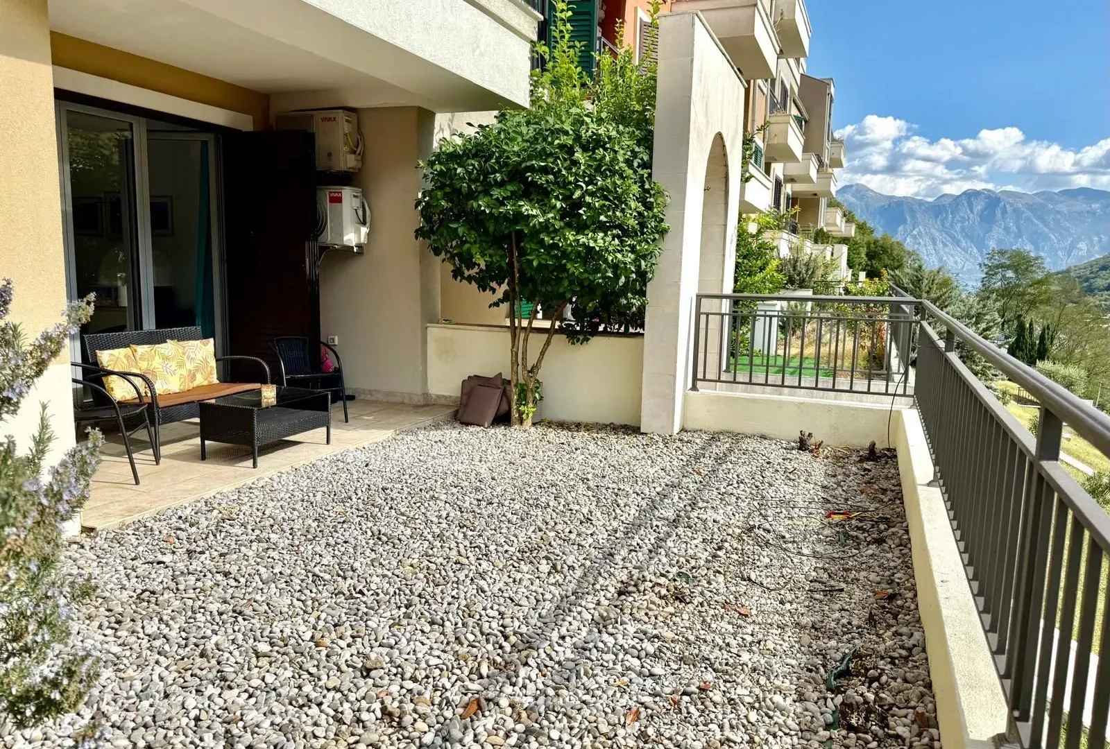 Sale, one bedroom apartment, 58m², Morinj, Kotor