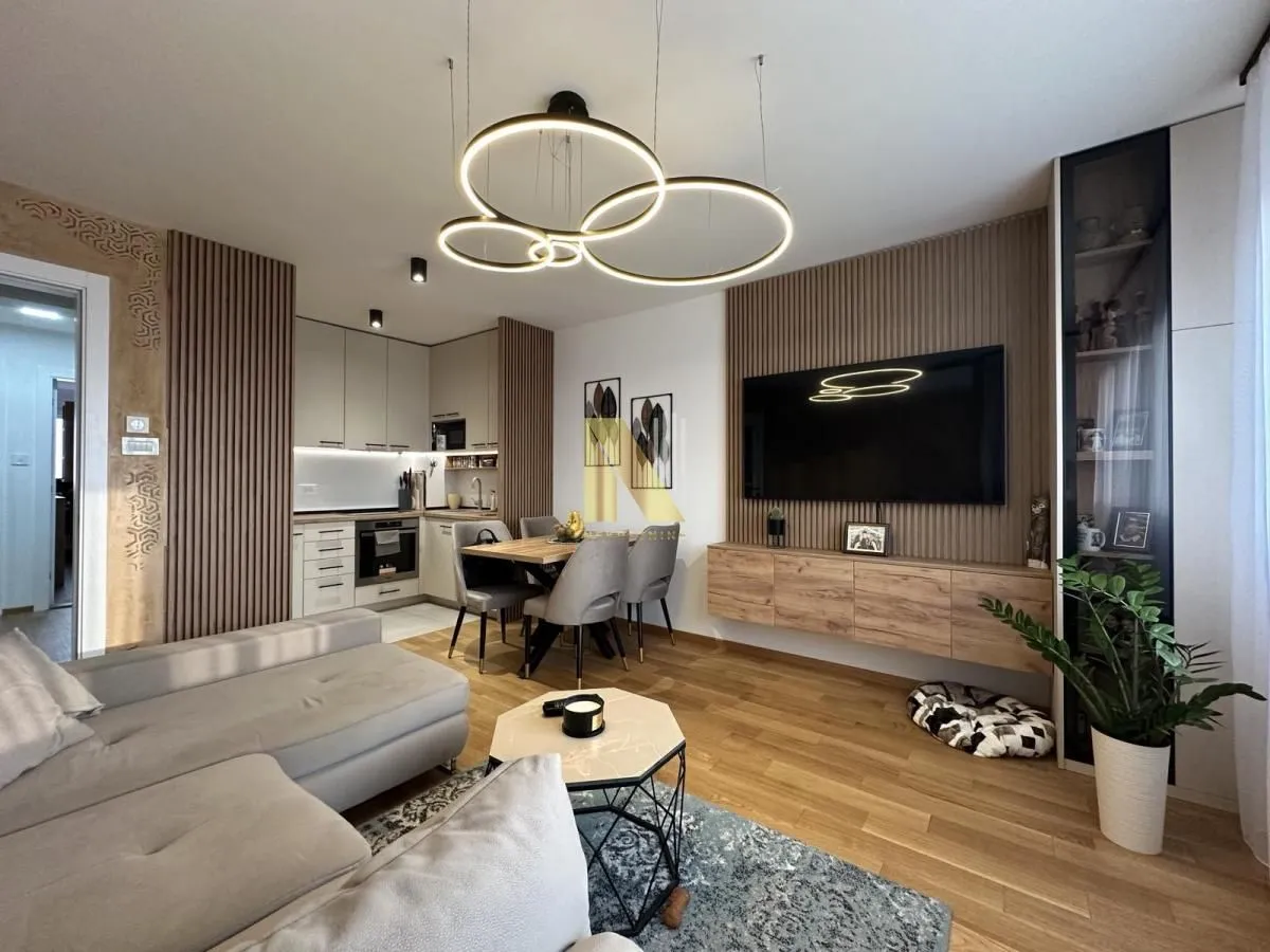 Prodaja, četvorosoban stan, 80m², Nova Detelinara, Novi Sad Sve Podlokacije