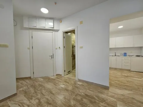 Prodaja, dvosoban stan, 77m², Centar, Budva - image 4