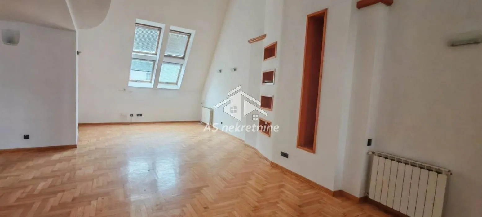 Prodaja, stan, 207m², Kalenić Pijaca, Vračar Sve Podlokacije