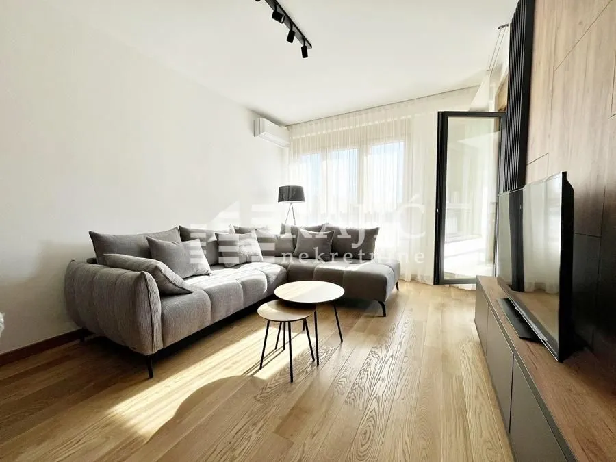 Izdavanje, dvosoban stan, 51m², Novi Beograd Blok 65, Novi Beograd Sve Podlokacije