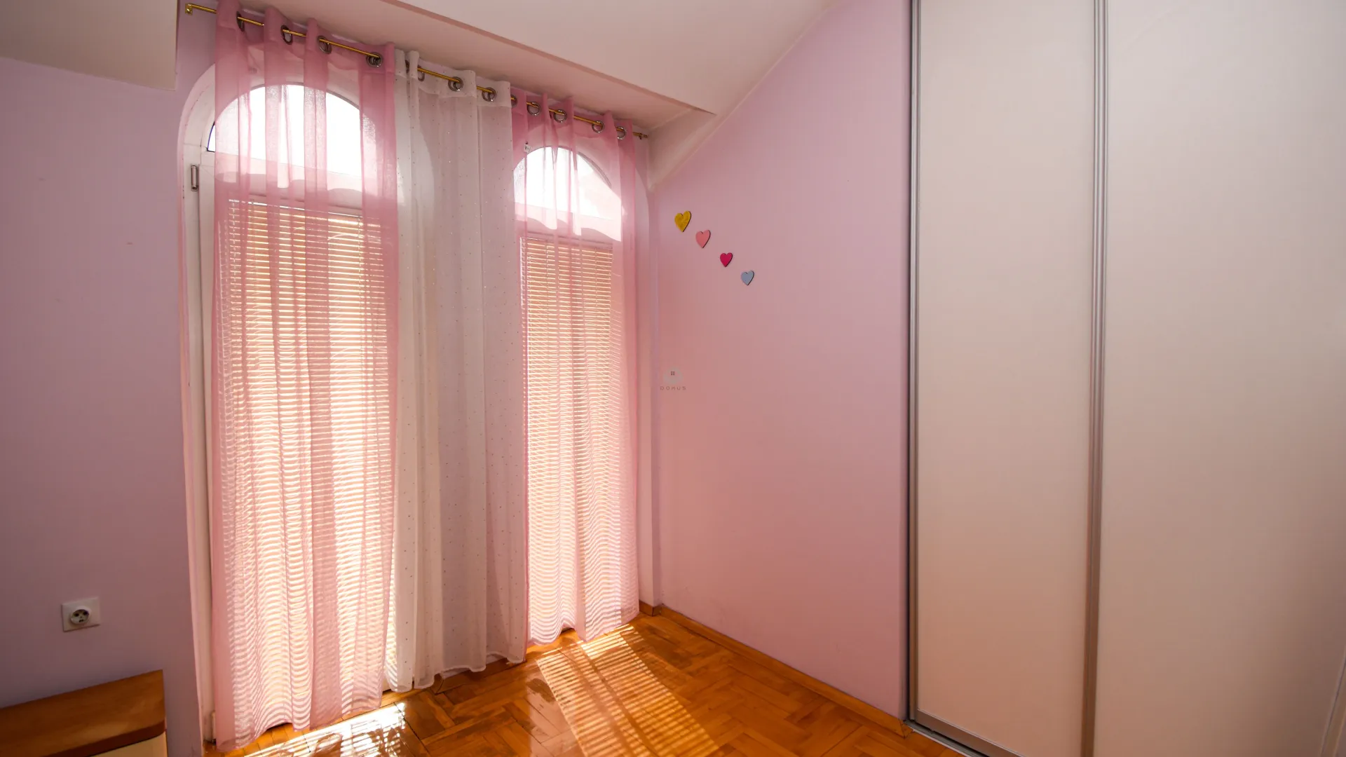 Rent, four bedroom apartment, 180m², Tološi, Podgorica