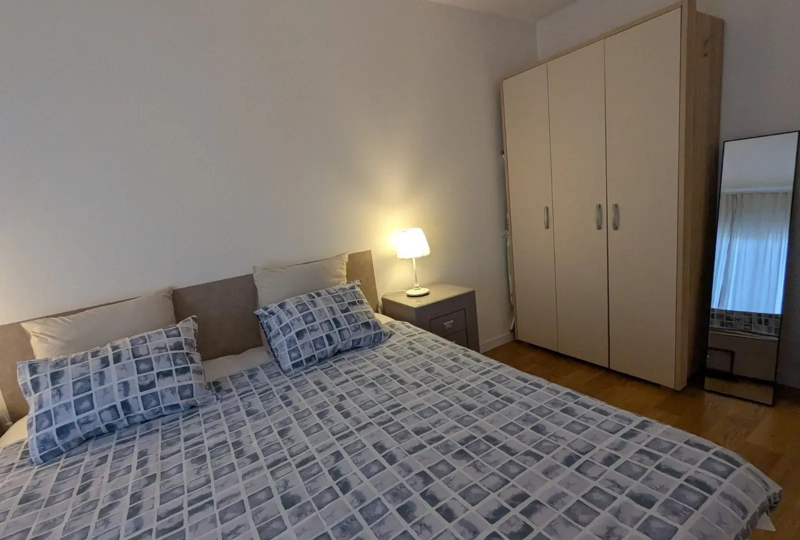 Izdavanje, jednosoban stan, 40m², Central Point, Podgorica