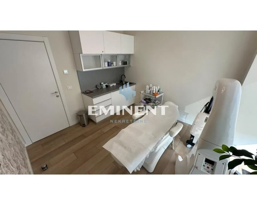 Prodaja, četvorosoban stan, 123m², Novi Beograd Blok 65, Novi Beograd Sve Podlokacije
