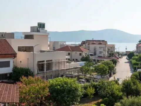 Rent, one bedroom apartment, 45m², Tivat, Crna Gora - image 3