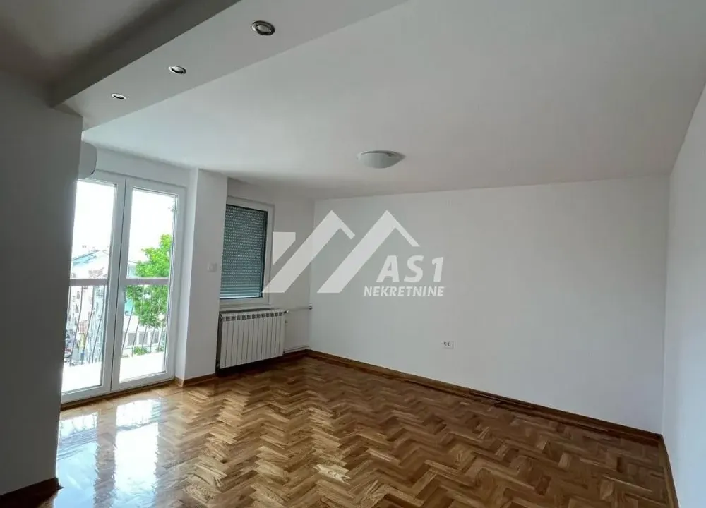 Izdavanje, trosoban stan, 75m², Sajam, Novi Sad Sve Podlokacije