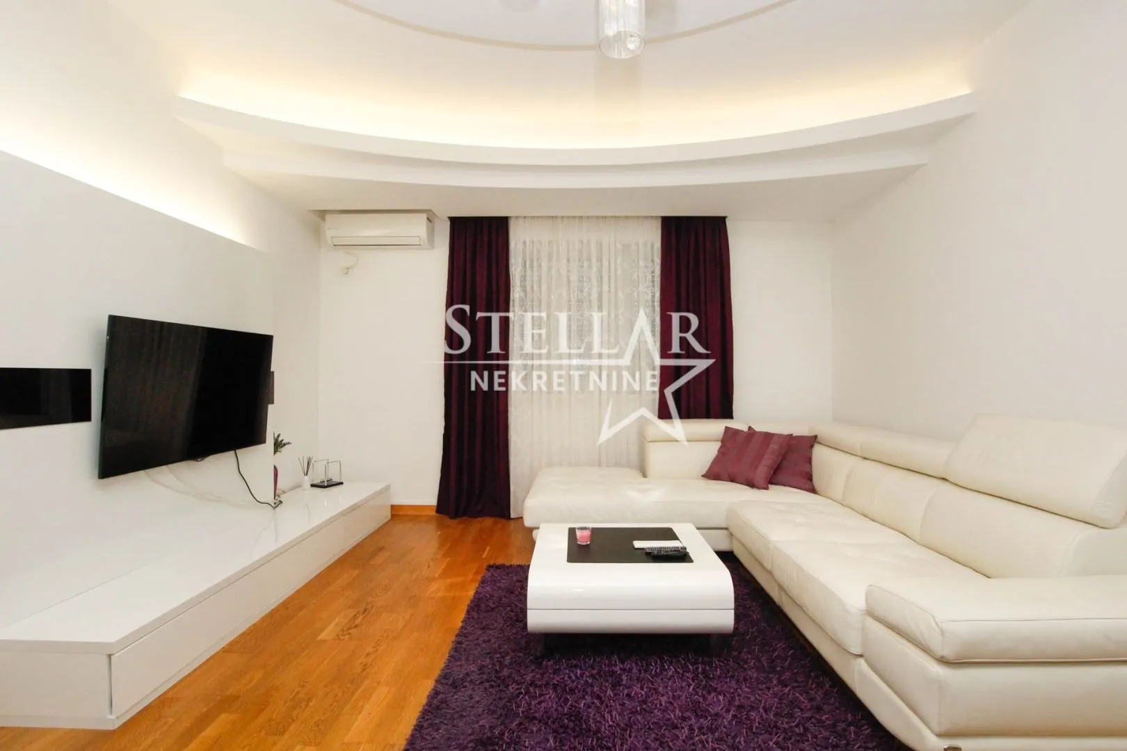 Izdavanje, jednosoban stan, 54m², City Kvart, Podgorica