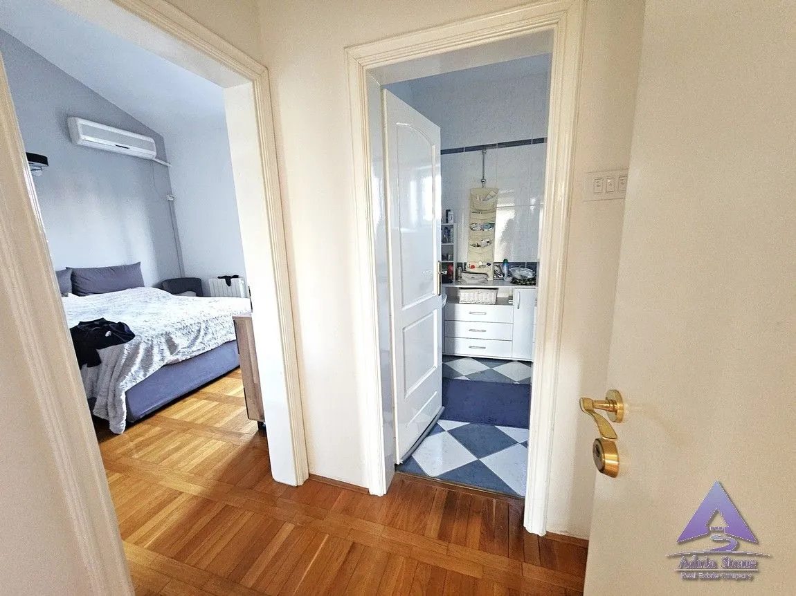 Sale, house, 308m², Tološi, Podgorica