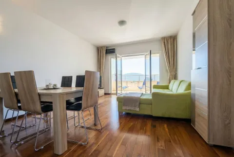 Prodaja, četvorosoban stan, 90m², Tivat, Crna Gora - image 4