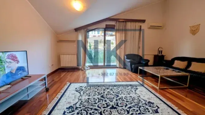 Izdavanje, dvosoban stan, 90m², Gorica C, Podgorica