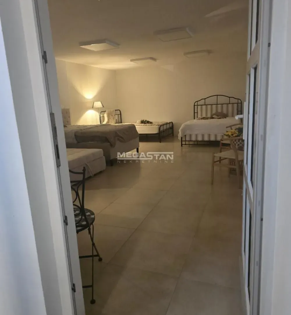 Rent, office space, 330m², Žarkovo, Beograd