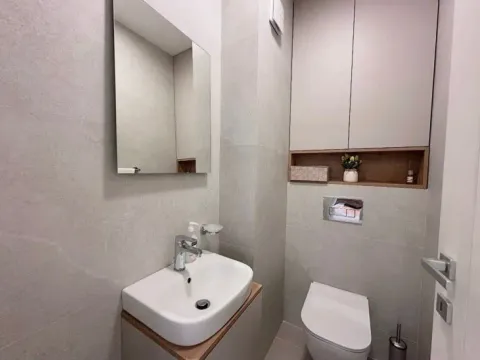 Izdavanje, dvosoban stan, 60m², Pobrežje, Podgorica - image 16