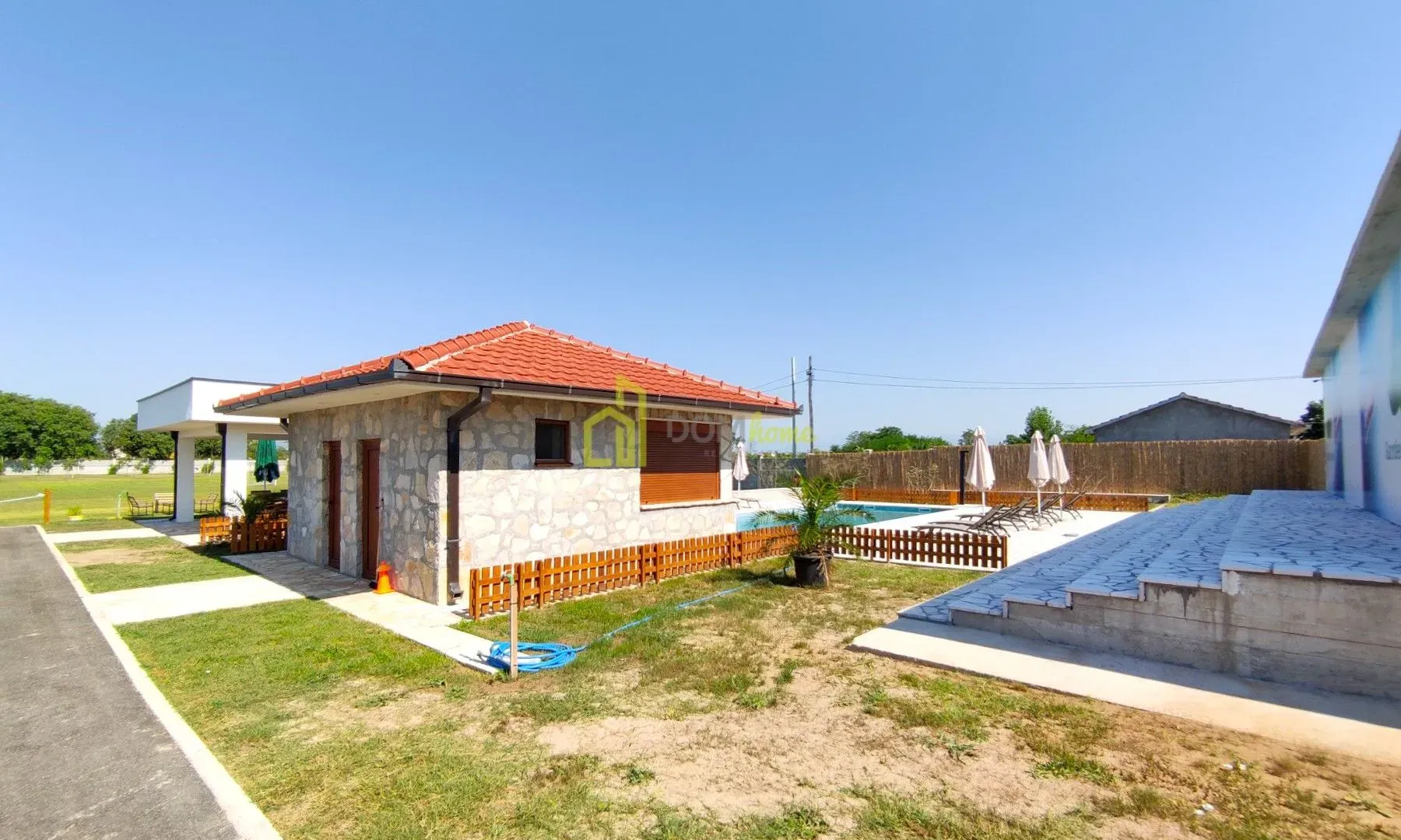 Sale, house, 250m², Zeta, Podgorica