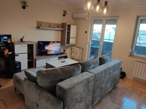 Stan in Bulevar Evrope