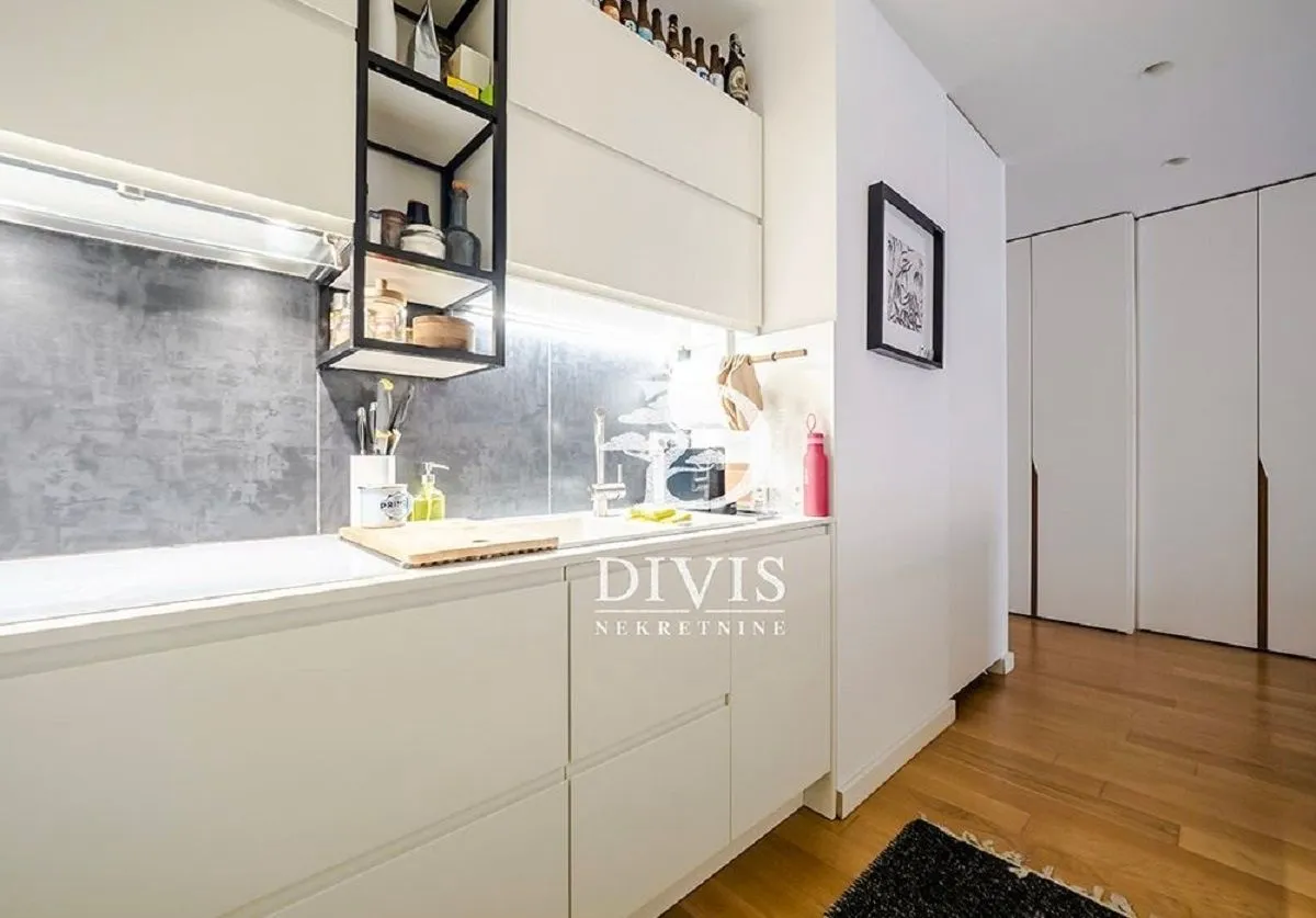 Izdavanje, dvosoban stan, 73m², Novi Beograd Blok 65, Novi Beograd Sve Podlokacije