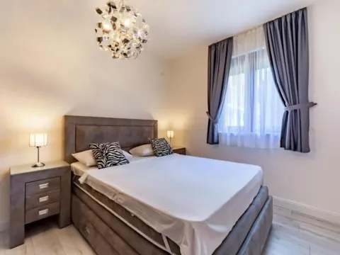 Rent, three bedroom apartment, 127m², Petrovac, Budva - image 9