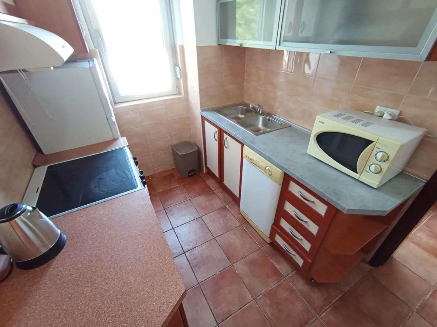 Izdavanje, trosoban stan, 120m², Ljubović, Podgorica
