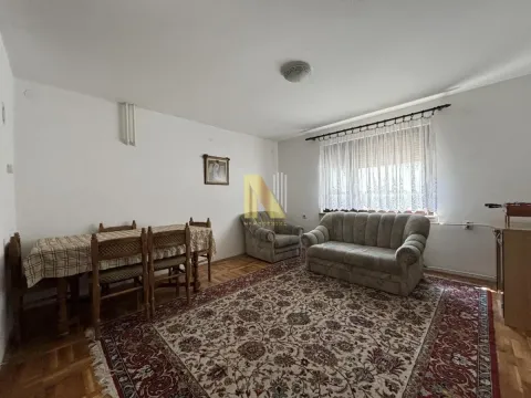 Prodaja, kuća, 200m², Ledinci, Petrovaradin - image 1