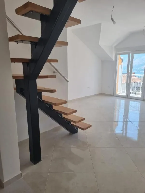 Prodaja, trosoban stan, 120m², Gomila, Herceg Novi