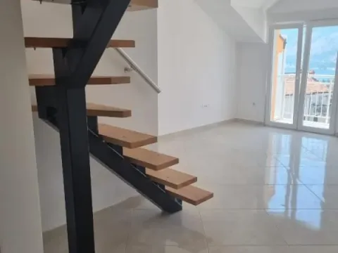 Prodaja, trosoban stan, 120m², Gomila, Herceg Novi - image 1