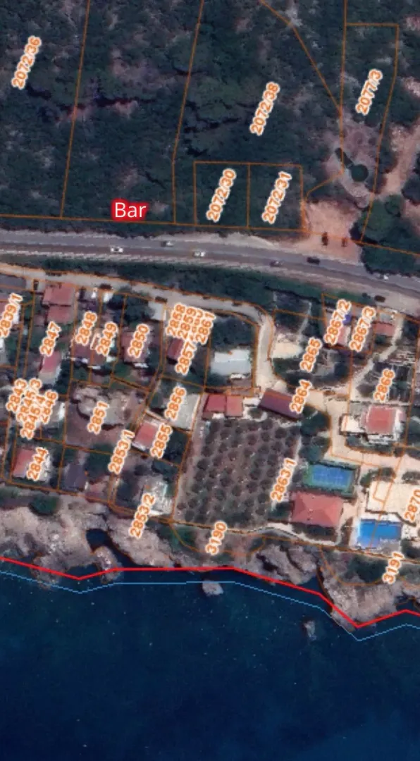 Katastarski plan parcele sa granicama i brojevima parcela.