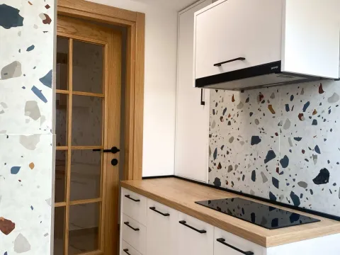 Izdavanje, dvosoban stan, 76m², Centar, Podgorica - image 5