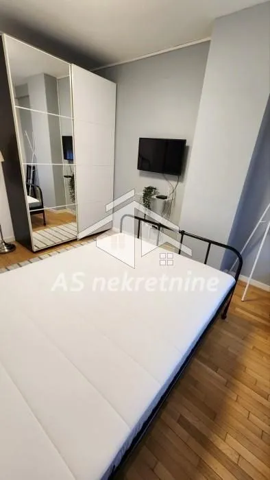 Rent, three bedroom apartment, 54m², Retenzija, Beograd