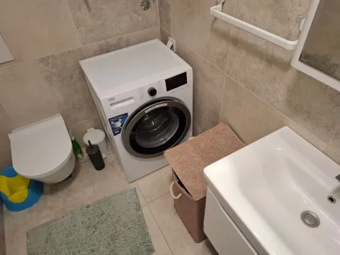 Izdavanje, dvosoban stan, 70m², Kalimanj, Tivat - image 16