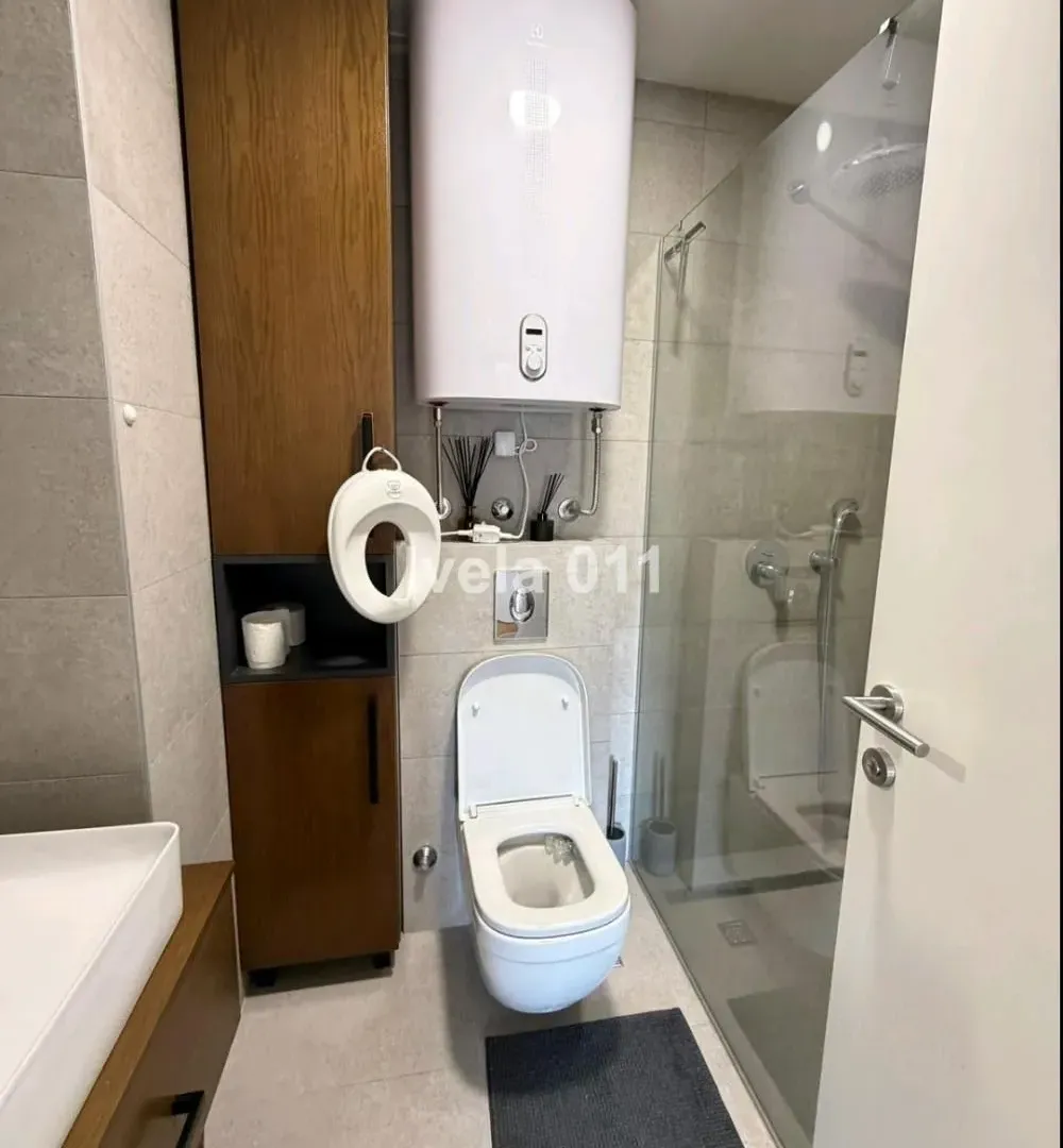 Prodaja, četvorosoban stan, 100m², Novi Beograd Blok 63, Novi Beograd Sve Podlokacije