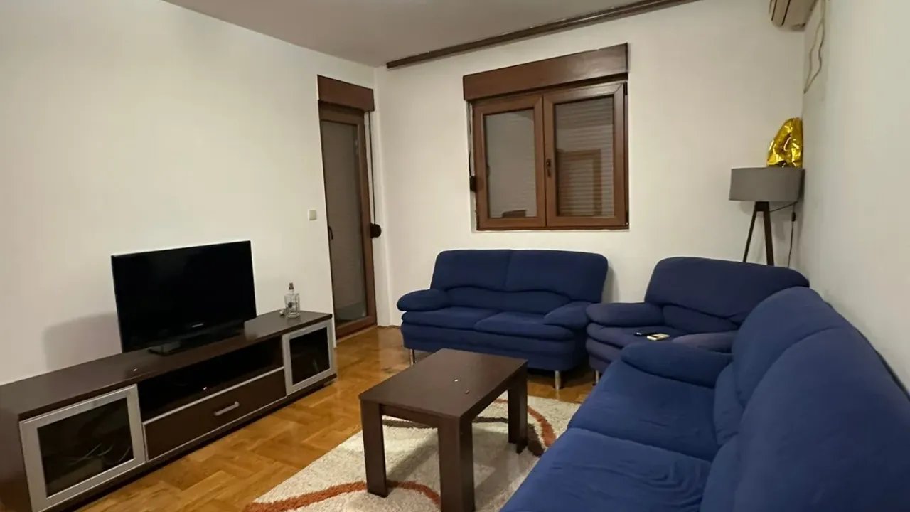 Izdavanje, dvosoban stan, 65m², Stari Aerodrom, Podgorica
