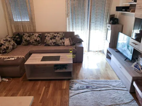 Prodaja, garsonjera, 22m², Stari Aerodrom, Podgorica - image 1