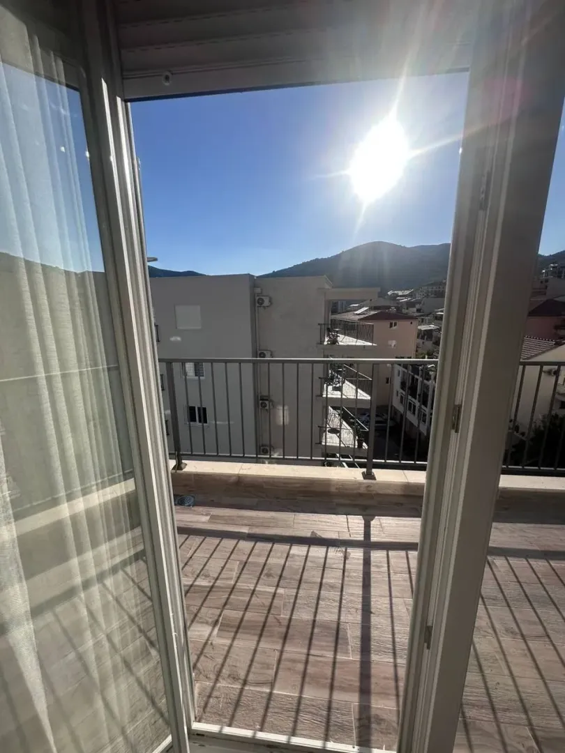 Prodaja, jednosoban stan, 52m², Lazi, Budva