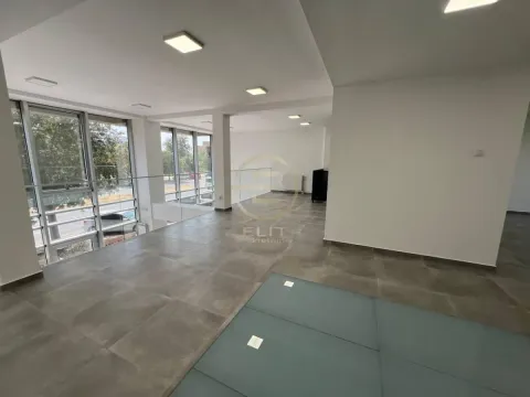 Izdavanje, poslovni prostor, 190m², Bulevar patrijarha Pavla, Novi Sad Sve Podlokacije - image 7