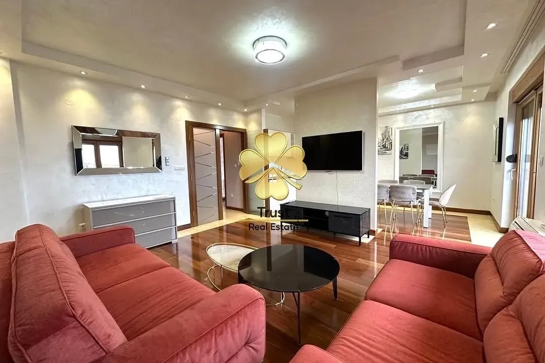 Izdavanje, četvorosoban stan, 130m², Centar, Podgorica