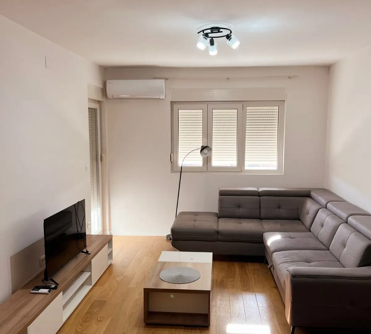Prodaja, jednosoban stan, 49m², Central Point, Podgorica