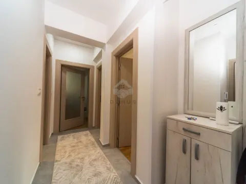 Rent, two bedroom apartment, 70m², Stara Varoš, Podgorica - image 10