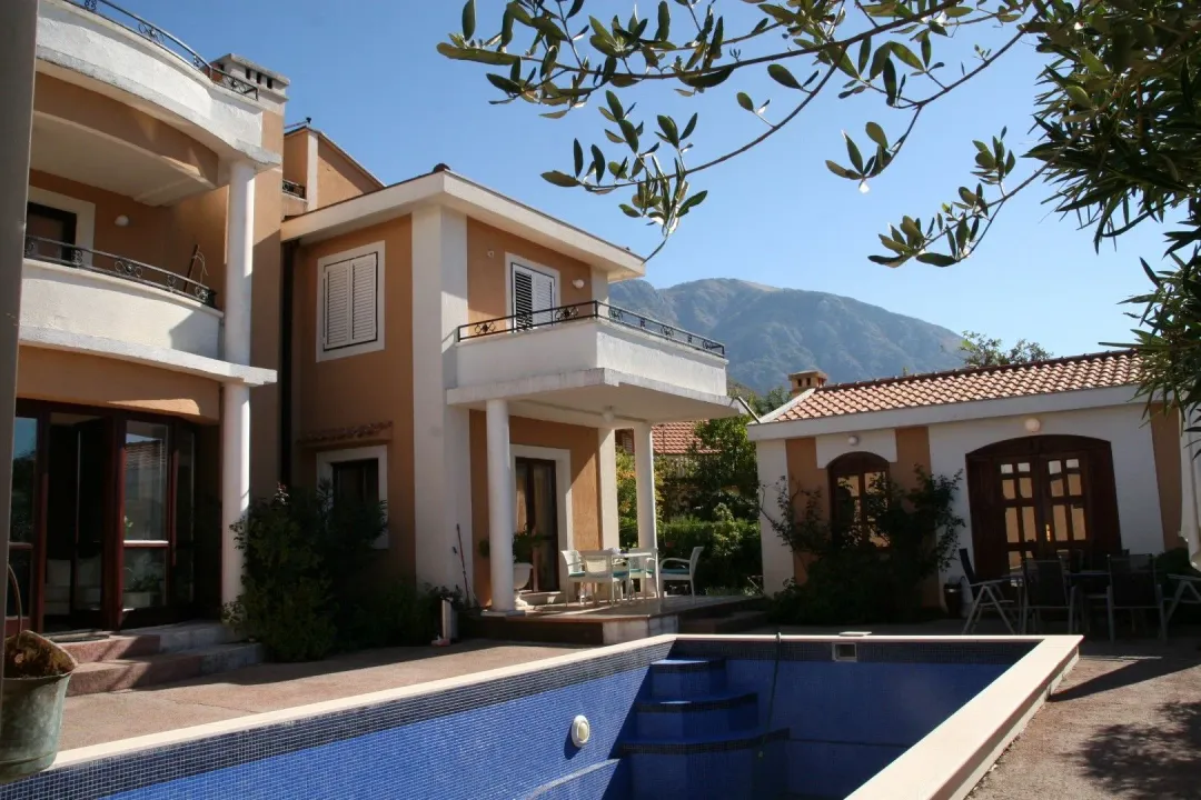 Sale, house, 450m², Kotor, Crna Gora