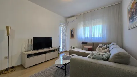 Rent, one bedroom apartment, 46m², City Kvart, Podgorica - image 2