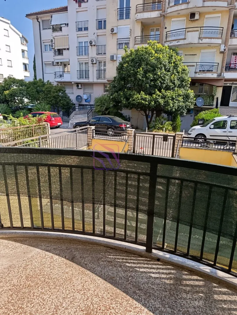 Rent, one bedroom apartment, 40m², Centar, Podgorica